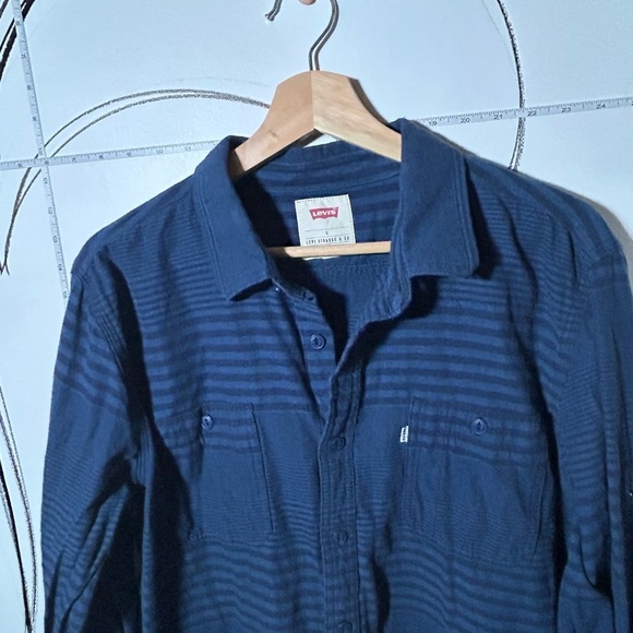 Levi’s Men’s Blue Striped Button Down Shirt, Size Large with Pockets - Picture 9 of 9